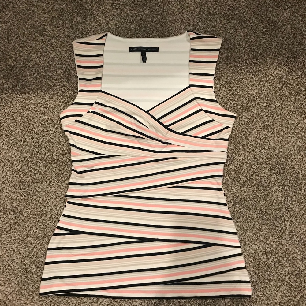 Sweetheart sleeveless top.